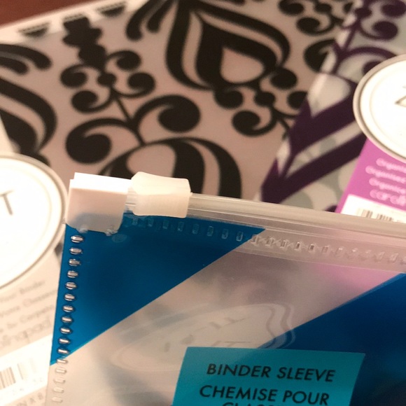 NWT set of 3 Zip-It binder sleeves w/zip closure - Picture 5 of 5